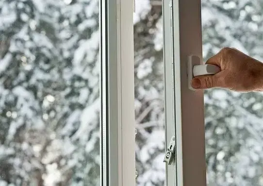монтаж окон зимой