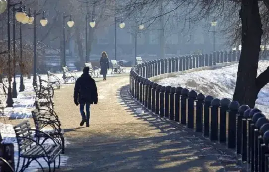 Попри небезпеку обстрілів, більшість харків'ян залишилось у місті