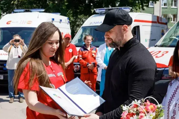 Громади Харківщини отримали автомобілі екстреної допомоги