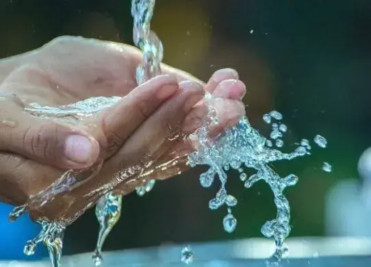 Aqua - жизнь: почему питьевая вода важна для здоровья
