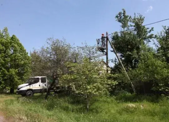 Електропостачання відновили ще в одному населеному пункті у Чугуївському районі