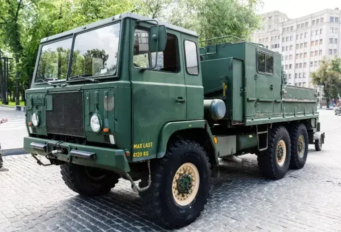Харківські волонтери передали військовим скандинавську вантажівку