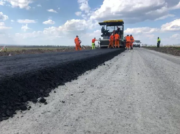 На деокупованих територіях Харківщини відновлюють дорогу