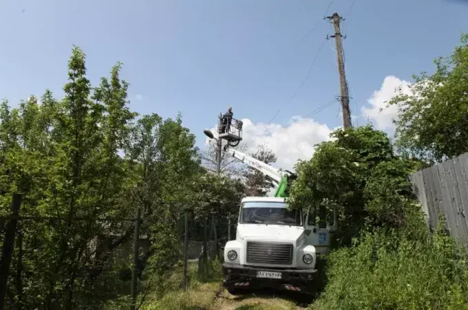 Ще один населений пункт на Харківщині підключили до електропостачання