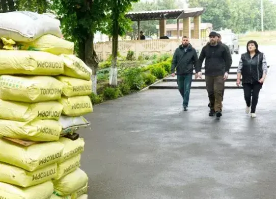 Як живе селище на Харківщині, яке знаходиться за 4 км від кордону з рф?