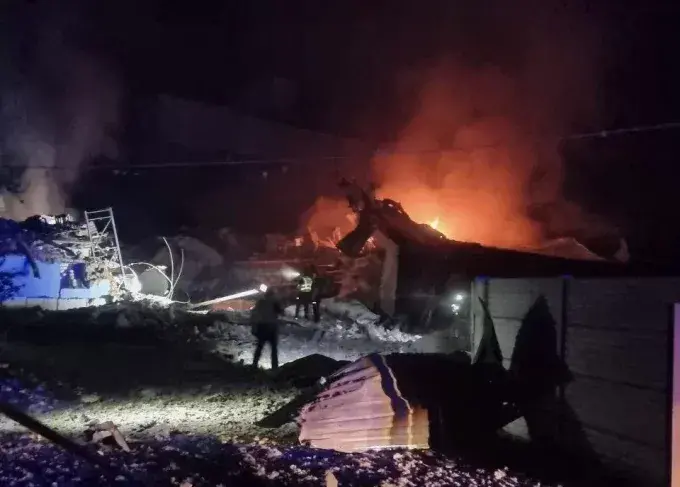 Вночі окупанти завдали удару по цивільному підприємству у Харкові