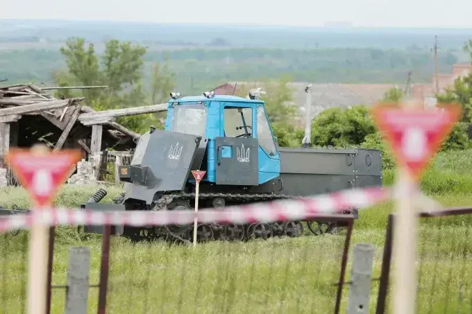 Машина для розмінування, яку створили харківські інженери, отримала сертифікат про відповідність