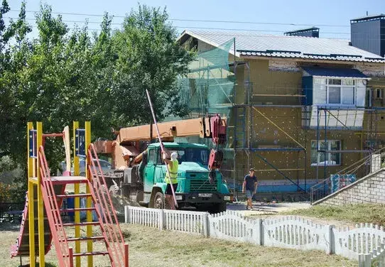 У Дергачах відновлюють 17 пошкоджених багатоквартирних будинків