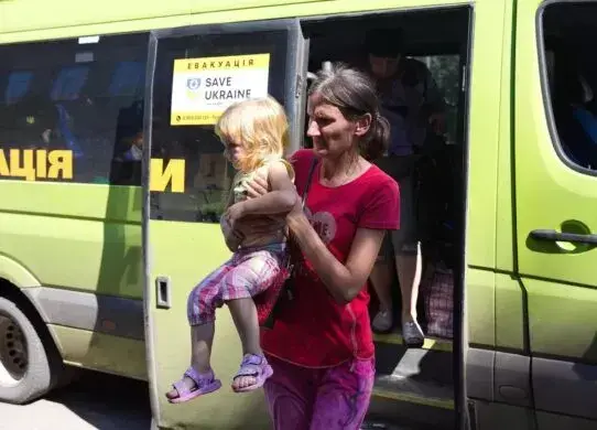 Триває евакуація з небезпечних громад Харківської області