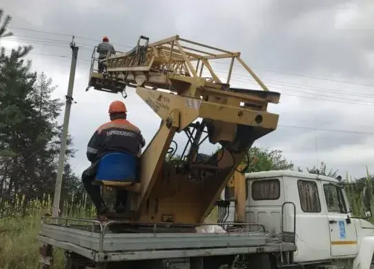 На Ізюмщині частково заживили село, де було пошкоджено 50% електромереж