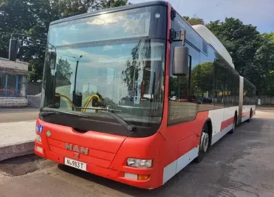 Німецькі партнери передали Харкову девʼять автобусів