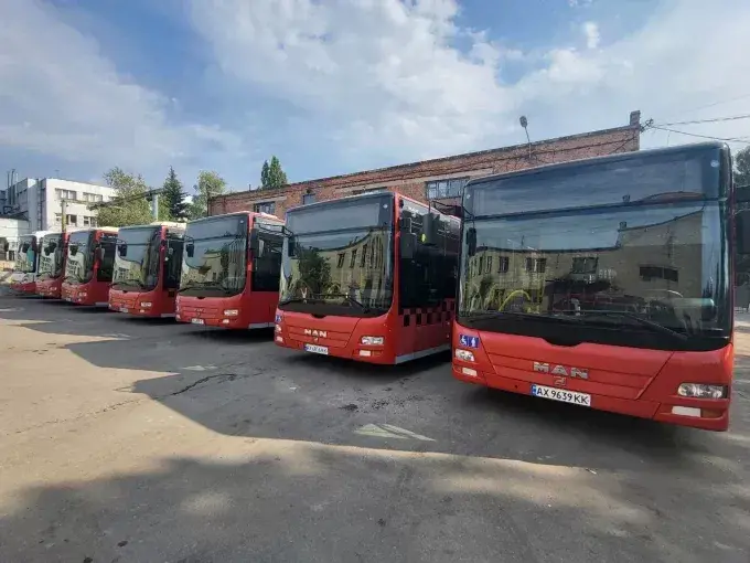 Нові автобуси, що передали Харкову, вже вийшли на маршрути
