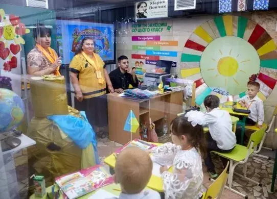 У Харківському метрополітені школярі розпочали комбіноване навчання