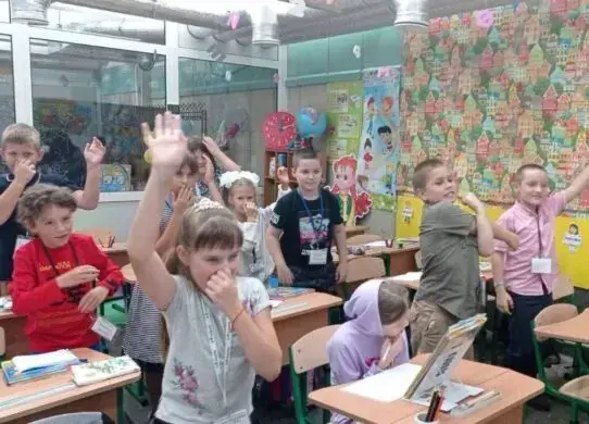 Три роки дистанційки: учні харківської школи долучилися до офлайн-навчання