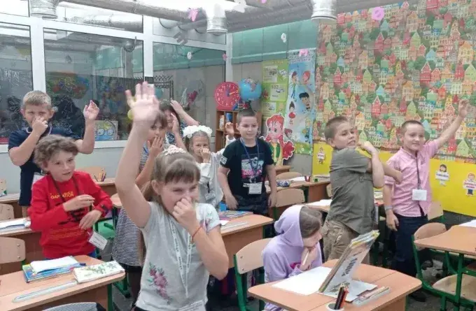 Три роки дистанційки: учні харківської школи долучилися до офлайн-навчання
