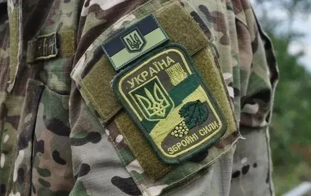На Харківщині різні шахраї наживалися за рахунок ЗСУ: один збирався придбати авто, інший - нібито їх продавав Фото ілюстроване