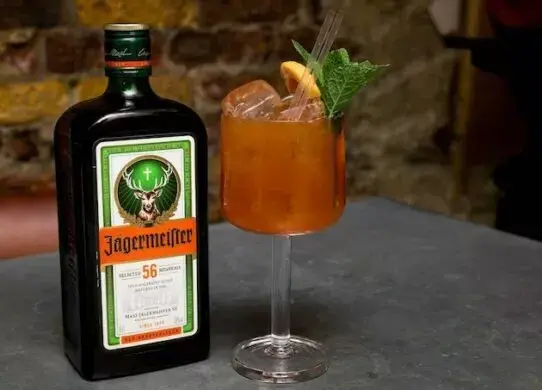 Какие коктейли с ликером Jagermeister попробовать этой осенью