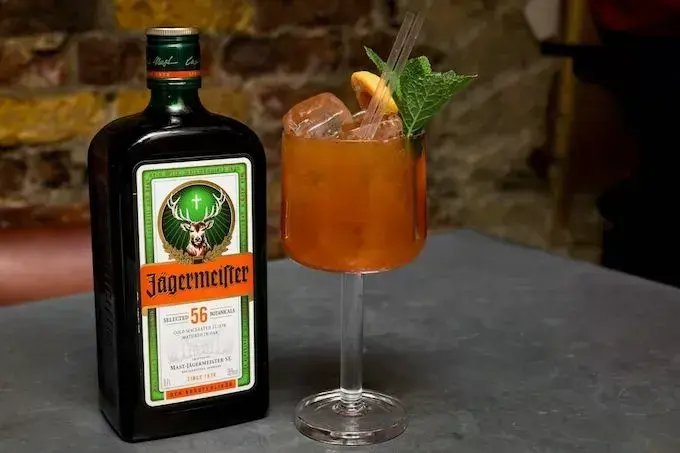 Какие коктейли с ликером Jagermeister попробовать этой осенью