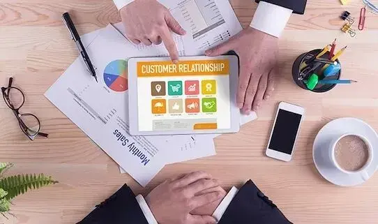 CRM для товарного бізнесу: Основи, переваги та як обрати найкращу CRM систему