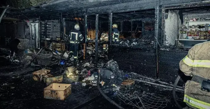Вночі у Харкові горіли торгівельні павільйони: що відомо?