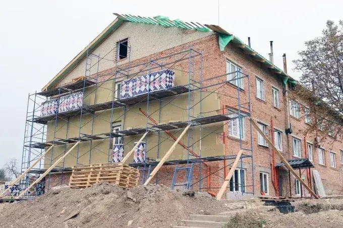 У Дергачівській громаді відновлюють 9 постраждалих багатоповерхівок