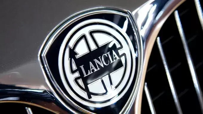 Поєднання класичних та сучасних мотивів у відродженої «Lancia»