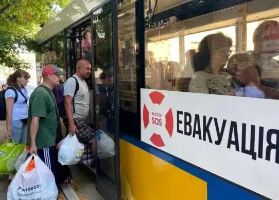 Евакуйовані раніше з небезпечних територій Харківської області, повертаються додому