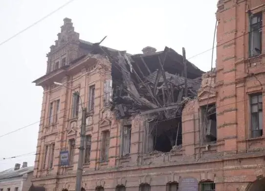 Внаслідок нічної атаки по Харкову частина Основʼянського району знеструмлена, а трамвай №27 не курсує