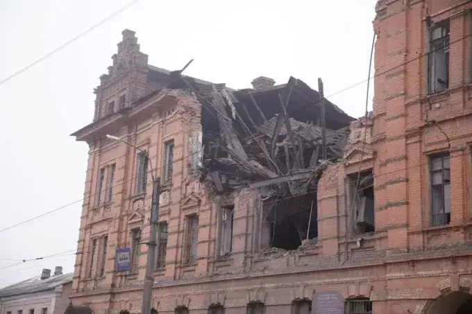 Внаслідок нічної атаки по Харкову частина Основʼянського району знеструмлена, а трамвай №27 не курсує