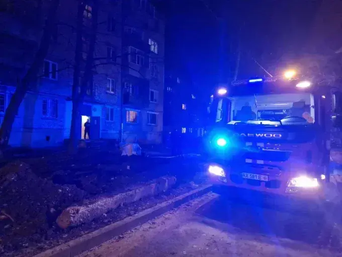 Внаслідок пожежі в багатоповерхівці Харкова загинула людина, ще 13 людей евакуювали