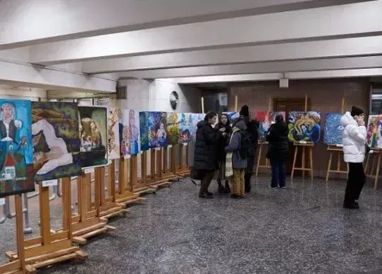 Художня виставка «Щастя в квадраті» / Фото www.city.kharkiv.ua