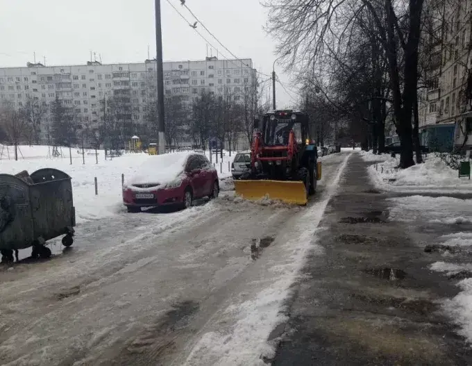 Погода у Харкові призвела до серйозної аварії в енергосистемі, а вітер повалив дерева та гілки