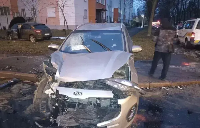 ДТП у Харкові: дві машини вилетіли на пішохідний перехід та травмували пішохода