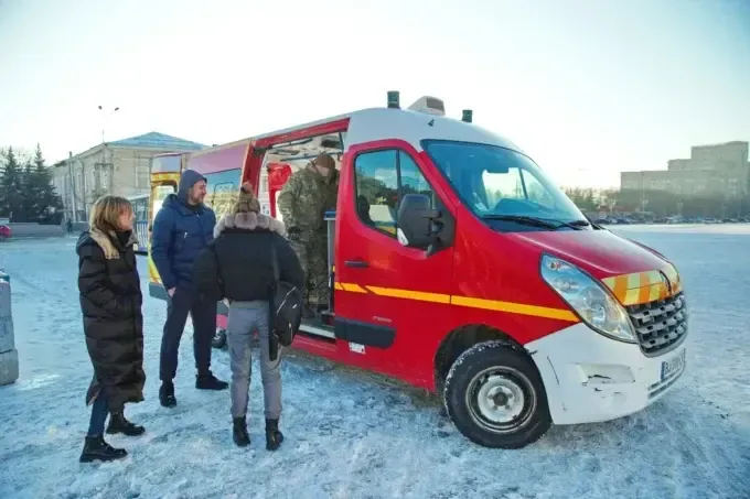У Харківській області захисники отримали авто швидкої допомоги