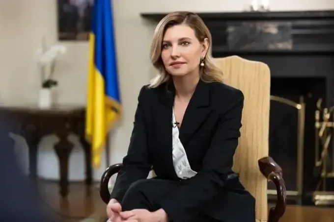 Олена Зеленська розповіла в інтервʼю про відновлення лікарні в Ізюмі на Харківщині