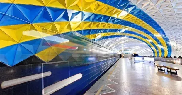 У Харкові внаслідок обстрілів протікає стеля станції метро: чим це загрожує?