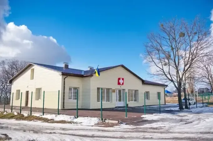 Відремонтована після обстрілів амбулаторія на Харківщині щомісяця приймає до 300 пацієнтів