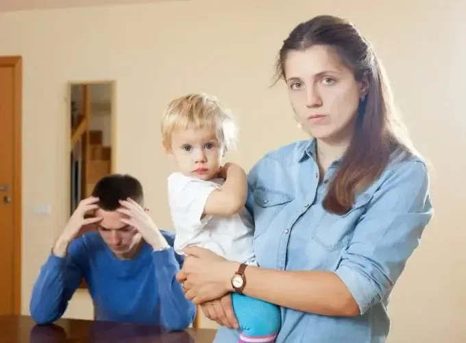 Харків'янина змусили повернути дитині понад 160 тисяч аліментів через застосування санкцій