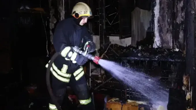 Пожежа у багатоповерхівці Харкова забрала два життя - 10 людей евакуювали