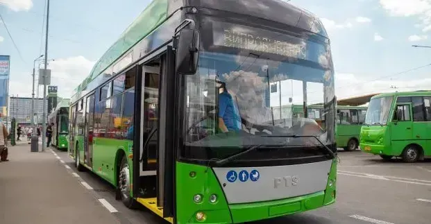 Після блекауту в Харкові перші тролейбуси вийшли на маршрути