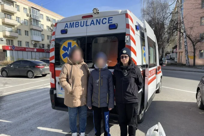 У Харкові мати відмовилася від власного сина, залишивши його просто на вулиці