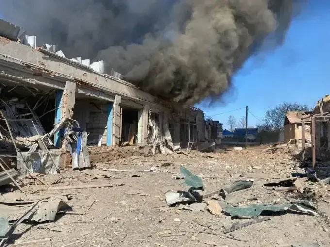 У Липцях Харківського району загинули три людини - показали фото з місця влучання
