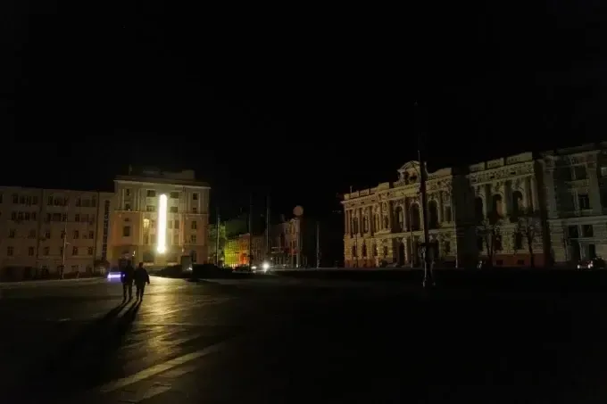 Зеленський показав наслідки російських ударів по Харкову (фото)