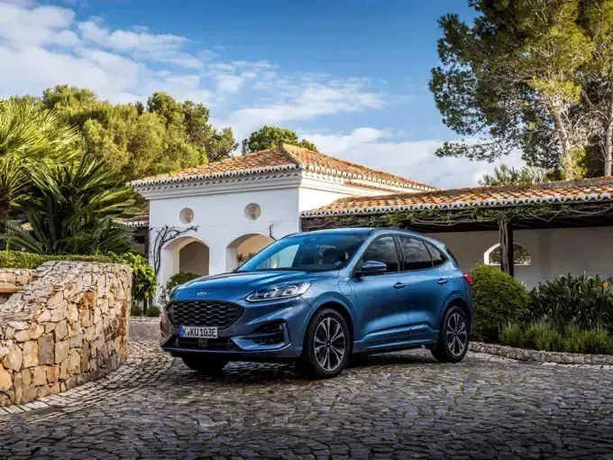 Ford Kuga Hybrid: потужність бензину, ефективність електромобіля
