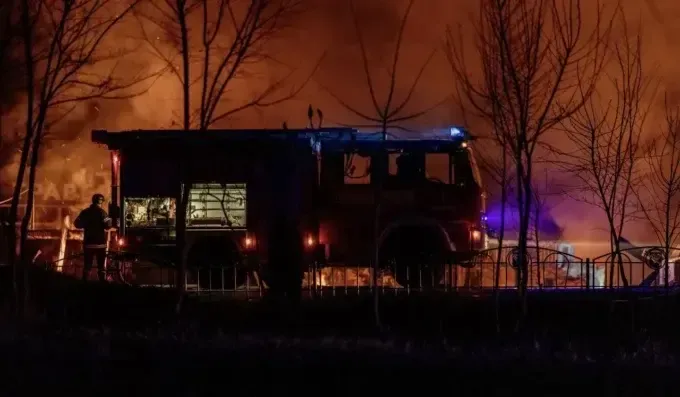 Окупанти вдарили по житловому комплексу в Харкові та по центру Золочева
