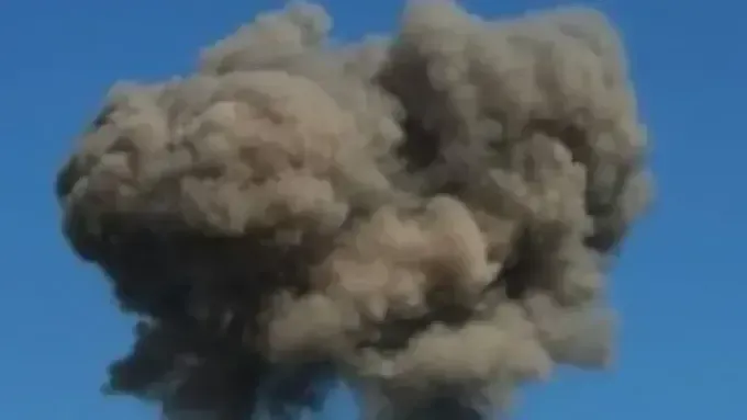 Росіяни атакували Харків КАБами - горить автозаправка