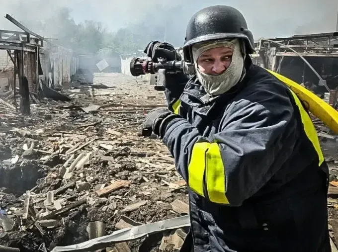 Вибух у Харкові: окупанти вдарили по житловій забудові - є жертви, під завалами можуть бути люди