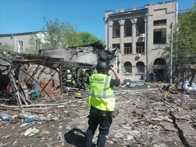 У Харкові росіяни вбили 25-річного працівника підприємства, поранено його брата-близнюка та батька