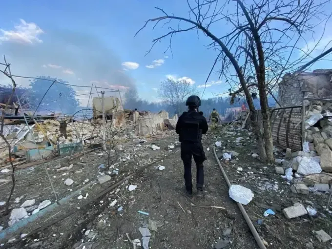 У селі на Харківщині ворог знищив цілу вулицю 1,5-тонною бомбою