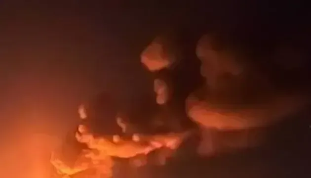 Вночі Харків атакували шахедами - на місці влучання спалахнула пожежа